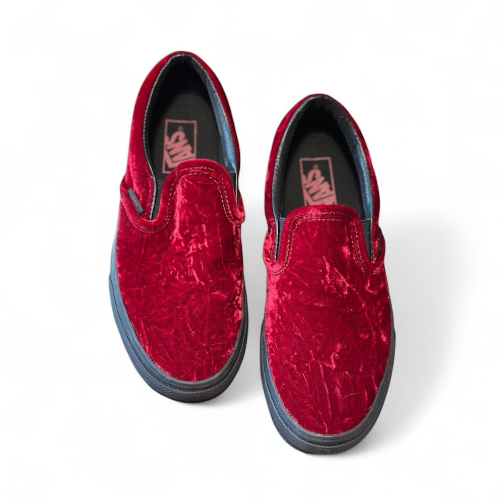 🍷🖤VELVET VANS SLIP ONS🖤🍷NWOT‼️